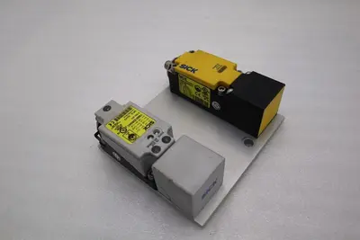TWO SICK T4000-2DRNAC  SAFETY SWITCH STOCK L-381-C