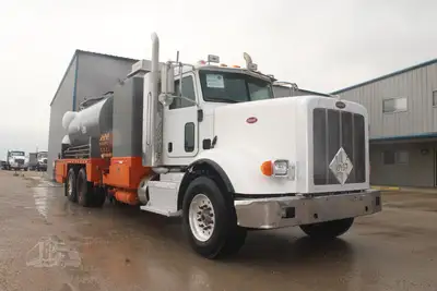 Used 2014 PETERBILT 367 Tanker trucks Texas US | Roll Off Truck World #1491937