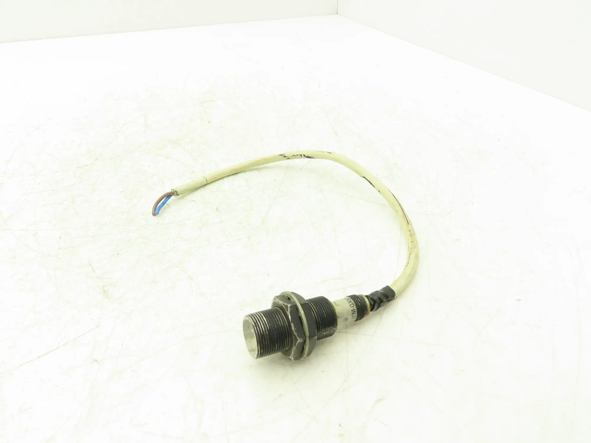 Omron E2FM-QX5D1-1 Inductive Proximity Sensor 10" Cut Cable