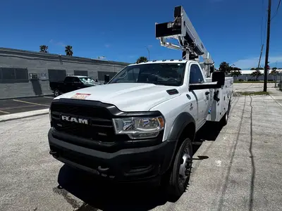 Used 2020 VERSALIFT SST40EIH-02 Bucket (boom) trucks Florida US | Truck and Van Outlet #1509147