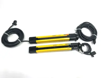 USED KEYENCE SAFETY LIGHT CURTAIN SET FINGER-PROTECTION