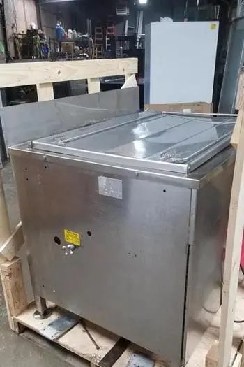 Gas donut fryer - near new condition