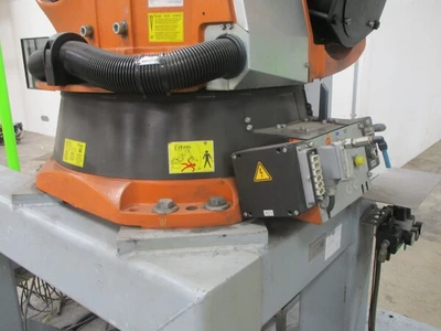 USED 2006 KUKA KR-240-2 2000