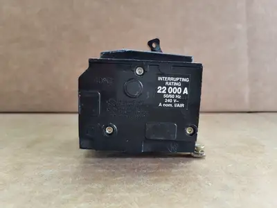 Used SQUARE D QOB315 Switchgears British Columbia CA | Lenmark #1438572