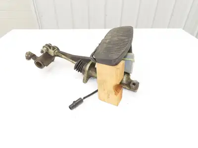 Hyster E30XM Brake Pedal Master Cylinder Assembly