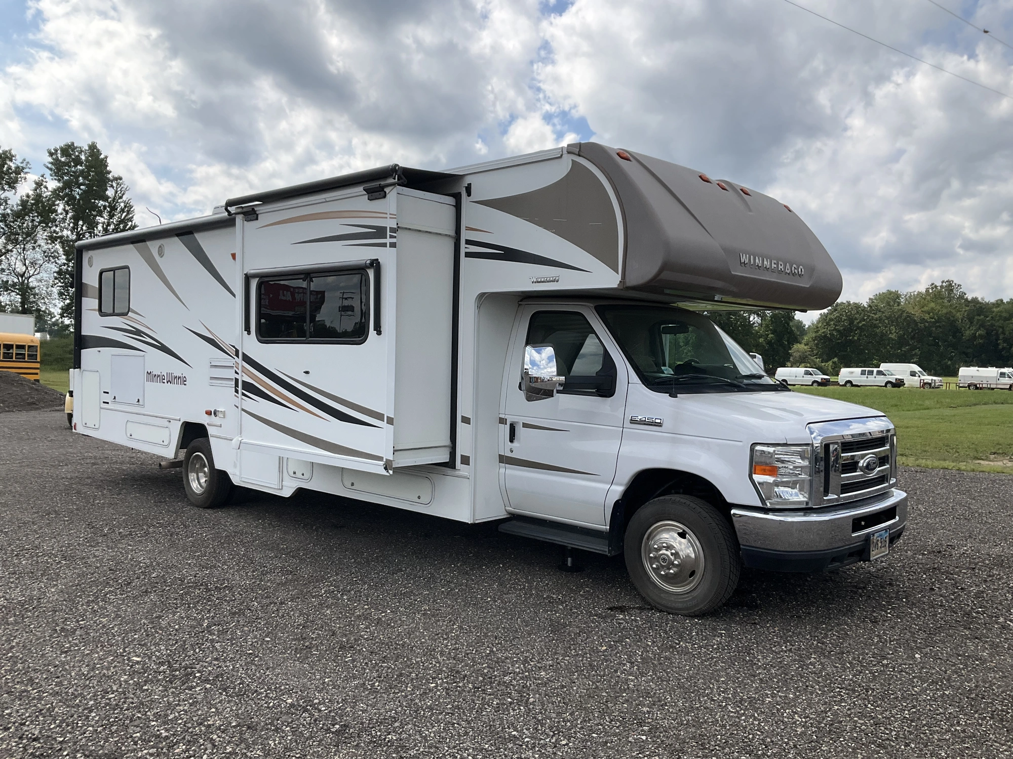 Used 2017 WINNEBAGO MINI WINNIE Campers, Caravans, Motorhomes Michigan US | Miedema Asset Management Group #1423583