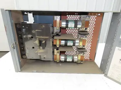 Westinghouse FDP325R Safety Disconnect Switch 400A 240VAC 100Hp 3Ph Fused