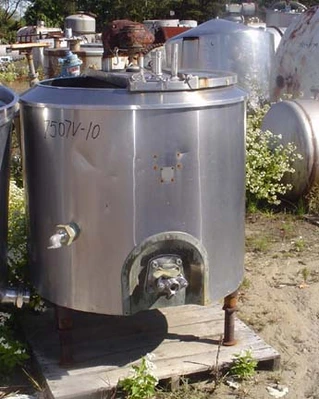 CREAMERY PACKAGE COMPANY 140 Gallon Tank S/S - 0 to 999 Gal. (H=height, L=length) | Perry Equipment (3)