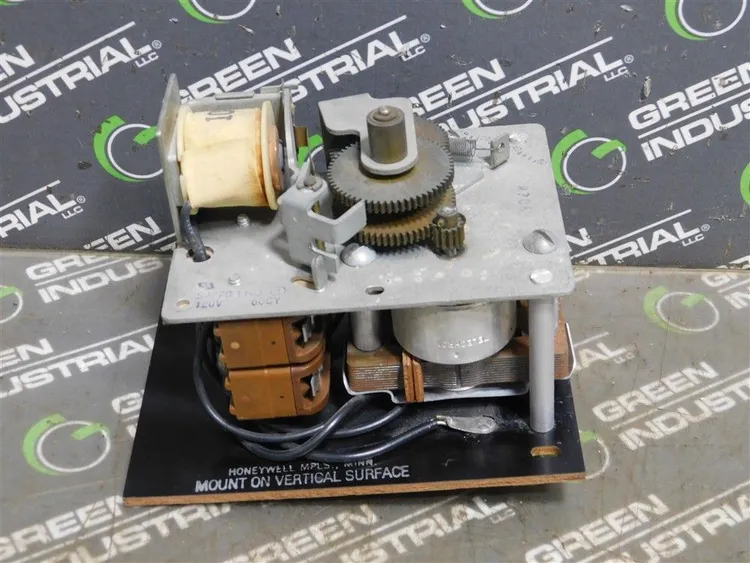 Used HONEYWELL S427D 1163 Electrical Controls | Green Industrial #680107