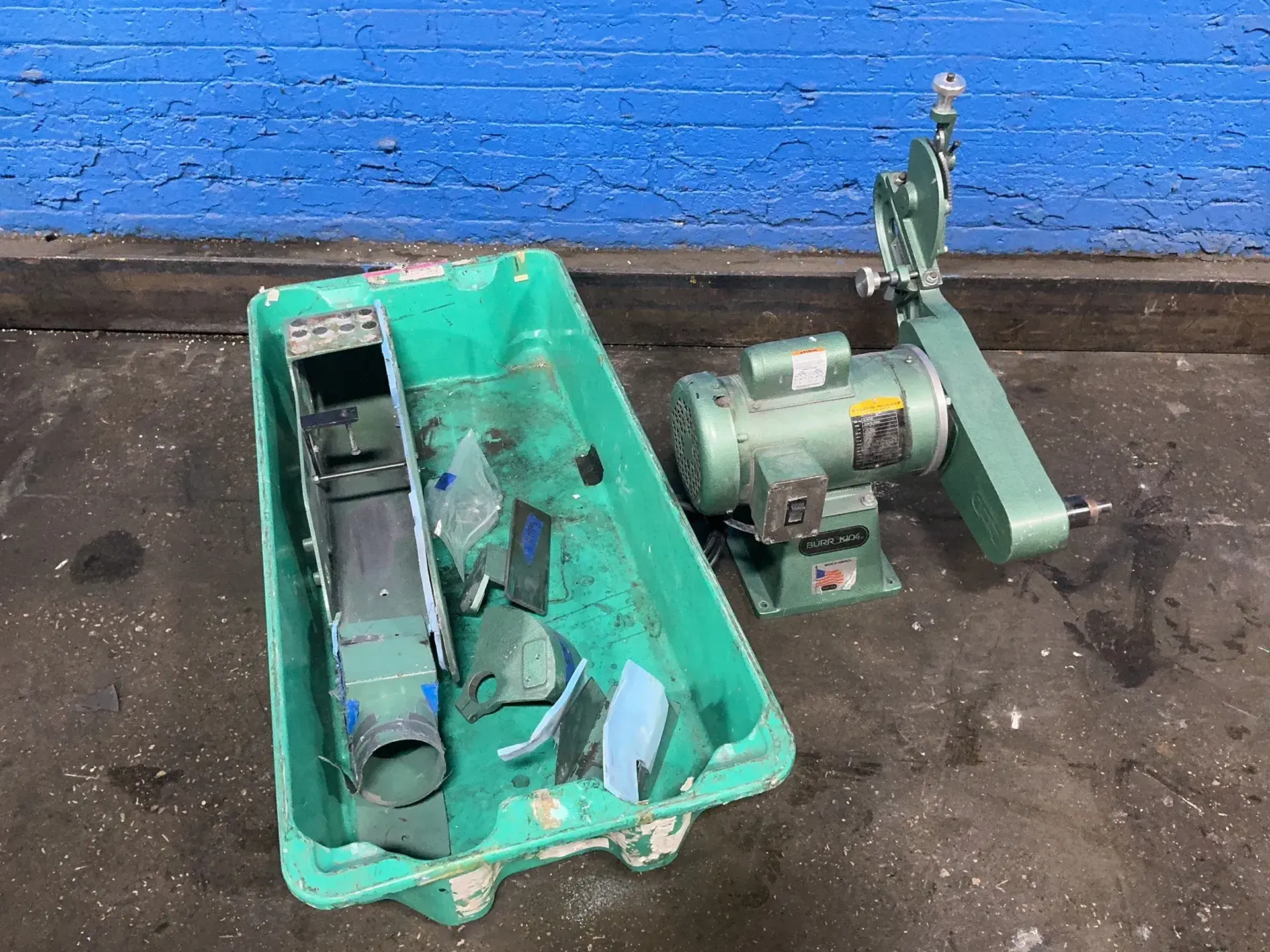 Used _UNKNOWN_ _UNKNOWN_ Belt Grinders Including Sanders Ohio US | HGR 24 #1370431