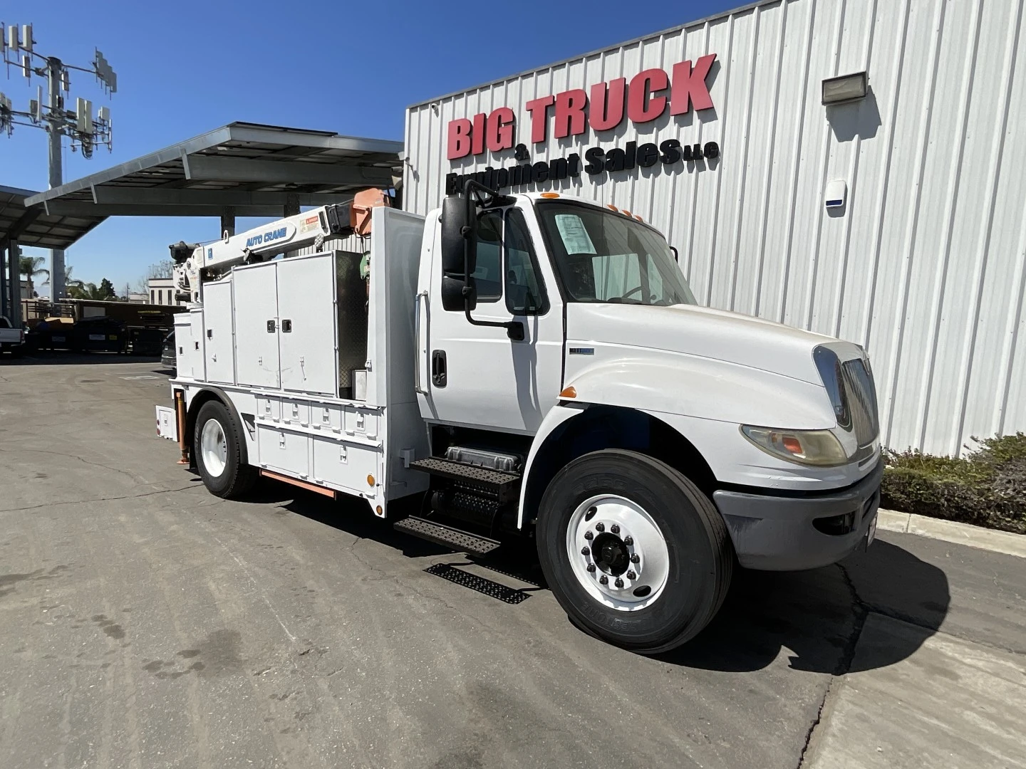 Used 2013 INTERNATIONAL 4300 Service & Utility Trucks California US | Big Truck & Equipment #1412326