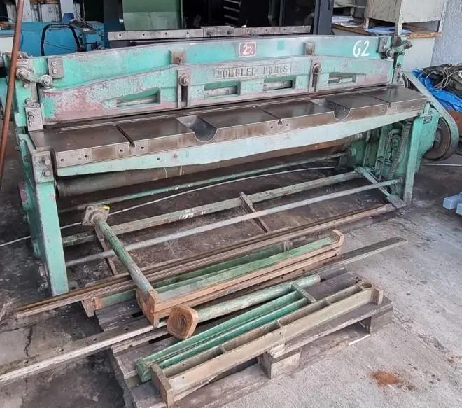 Used BOMBLED 2100 X 2 MM Sheet Metal Shears | Apt International N.V #365183