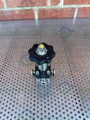 USED ITT PURE FLO .5-316L- RA20MAX-CWP150 DIAPHRAGM VALVE W/ 1/2" SANITARY FITTING