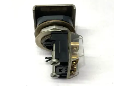 USED ALLEN-BRADLEY MOMENTARY PUSHBUTTON 30MM MISSING CONTACT BLOCK
