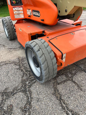 USED 2017 JLG E450AJ