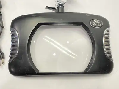 USED O.C. WHITE GREEN-LITE 7"X5.25" ESD SAFE MAGNIFYING LAMP BAD ARM