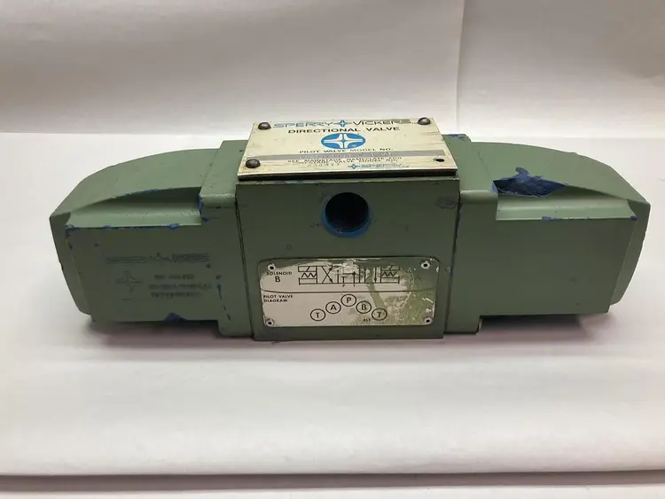 Used VICKERS DG4S4-016C-W-B-50 Pump & Valve Parts Ohio US | Surplus Asset Holdings #1242155