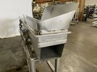 9' Shaker Conveyor