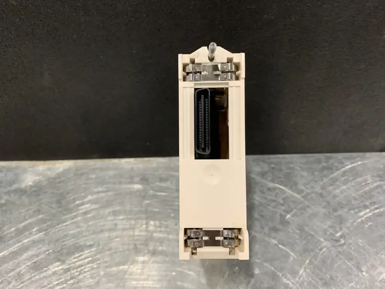 Used SCHNEIDER ELECTRIC BMXDRA1605 Misc Electrical & Power Parts British Columbia CA | Lenmark #252607