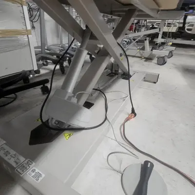 Used Clinton Clinton Open Base Power Table with One Piece Top Tables/Stretchers/Gurneys Texas US | PT Medical Technologies #1458974