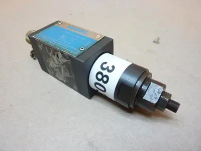 USED VICKERS DGMX2-3-PP-CW-S-40