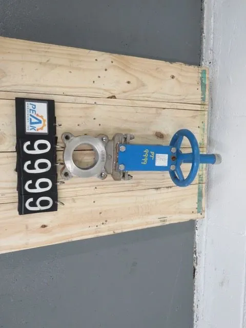Orbinox  3"-150 knife gate valve, hand wheel operated