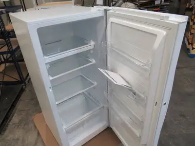 GE FUF14DLREWW 14.1Cu Ft. Stand Up Freezer NOT WORKING - SOLD AS-IS