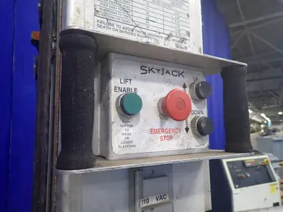 USED 1997 SKYJACK I30