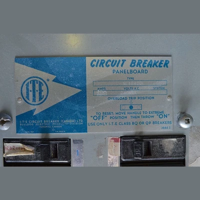 ITE 100 Amp Breaker Panel