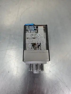 USED Allen-Bradley 700-HA33Z24-3-4 Ser D Power Relay
