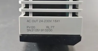 Schneider 140DAO84000 24-230 VAC OUT MODICOM QUATUM Module Loc3D-23