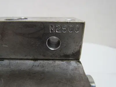 Farval M2500 4-Section Divider Valve Manifold Assembly M2500-20T, 10T, 10S