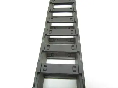 Cable/Hose Carrier 200mm Bending Radius 70mmW x 28mmH Window 46mm Pitch 41.5" L