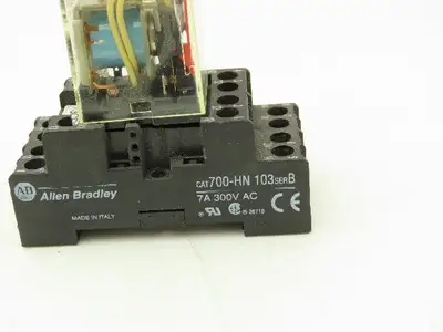 Omron MY4 21Y2Y1 Relay 24VDC Coil 250VAC/30VDC 5A | A-B 700-HN Base | Lot of 7