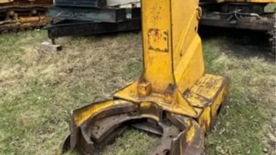 USED 2000 Deere 693B