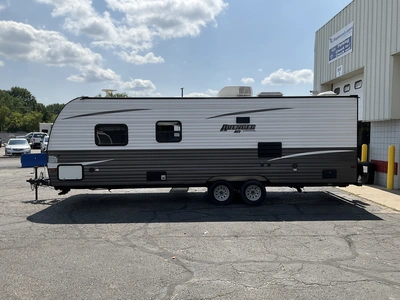 Used 2020 AVENGER FOREST RIVER Campers, Caravans, Motorhomes Michigan US | Miedema Asset Management Group #1337428
