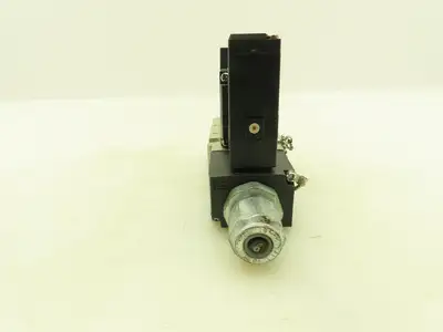 SMC VFS3100-5FZ  24VDC Single Solenoid Valve 5-Port Manifold Base  LOT OF  2