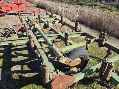 USED 2000 JOHN DEERE 100