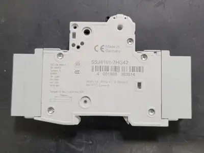 NEW SIEMENS 5SJ4101-7HG42