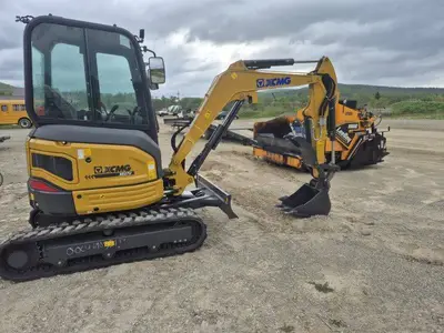 2025 XCMG XE27U Mini Excavator | Iron Listing (2)
