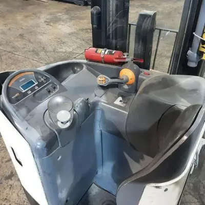USED 2016 CROWN RR5725-45