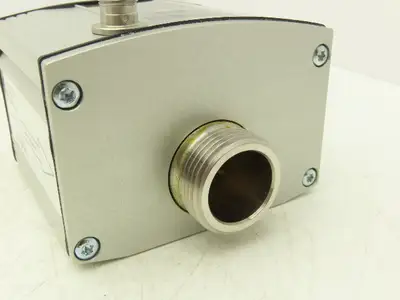 IFM SU8200 Ultrasonic Flow Meter Digital Display Sensor 100L/min 16 Bar 19-30VDC