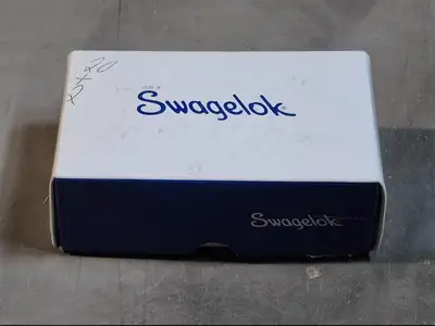 NEW SWAGELOK B-400-1-4