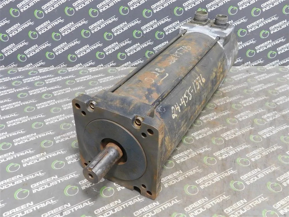 Allen Bradley 1326AB-B3E-11 AC Servo Motor 3.8 kW 3000RPM 153LB.IN. Used