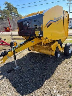 New | in-Stock 2026 NEW HOLLAND ROLL-BELT 450 UTILITY Square Balers Maine US | Beauregard Equipment #1511354