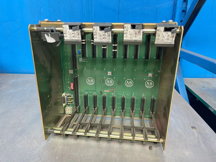 Used ALLENBRADLEY 1771A2B PLC Chassis Ohio US | HGR 24 #1175485