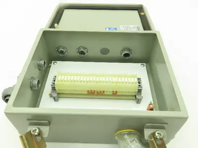 Wiegmann B100804CH 10x8x4" Steel Electrical Enclosure w/Terminal Blocks 9080 GM6