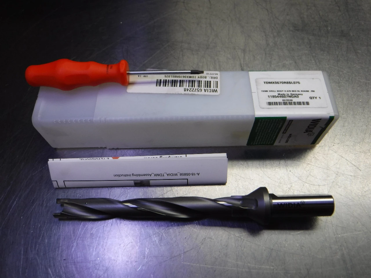 Widia 0.6693" 2 Flute Coolant Thru Indexable Drill TDMX0670R8SL075 (LOC3024B)