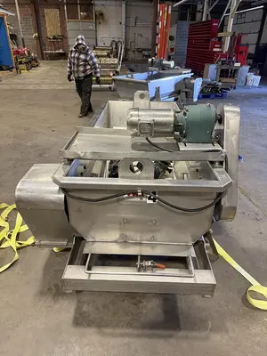 KIBBLING TROUGH/CONVEYOR
