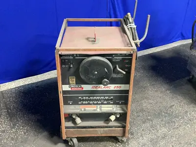 Used LINCOLN ELECTRIC IDEALARC 250 Arc Welders Ohio US | HGR 24 #1506567
